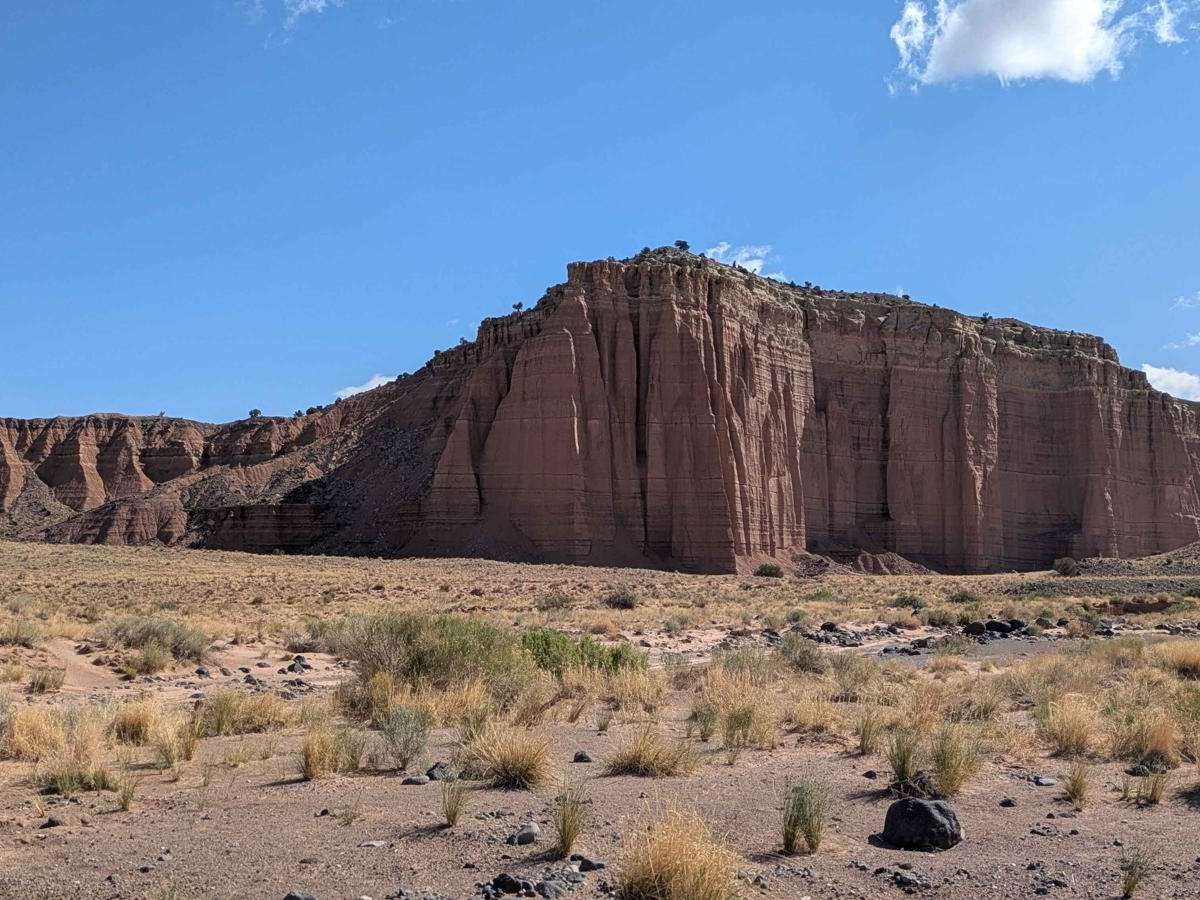 Gypsum Sinkhole trail photo