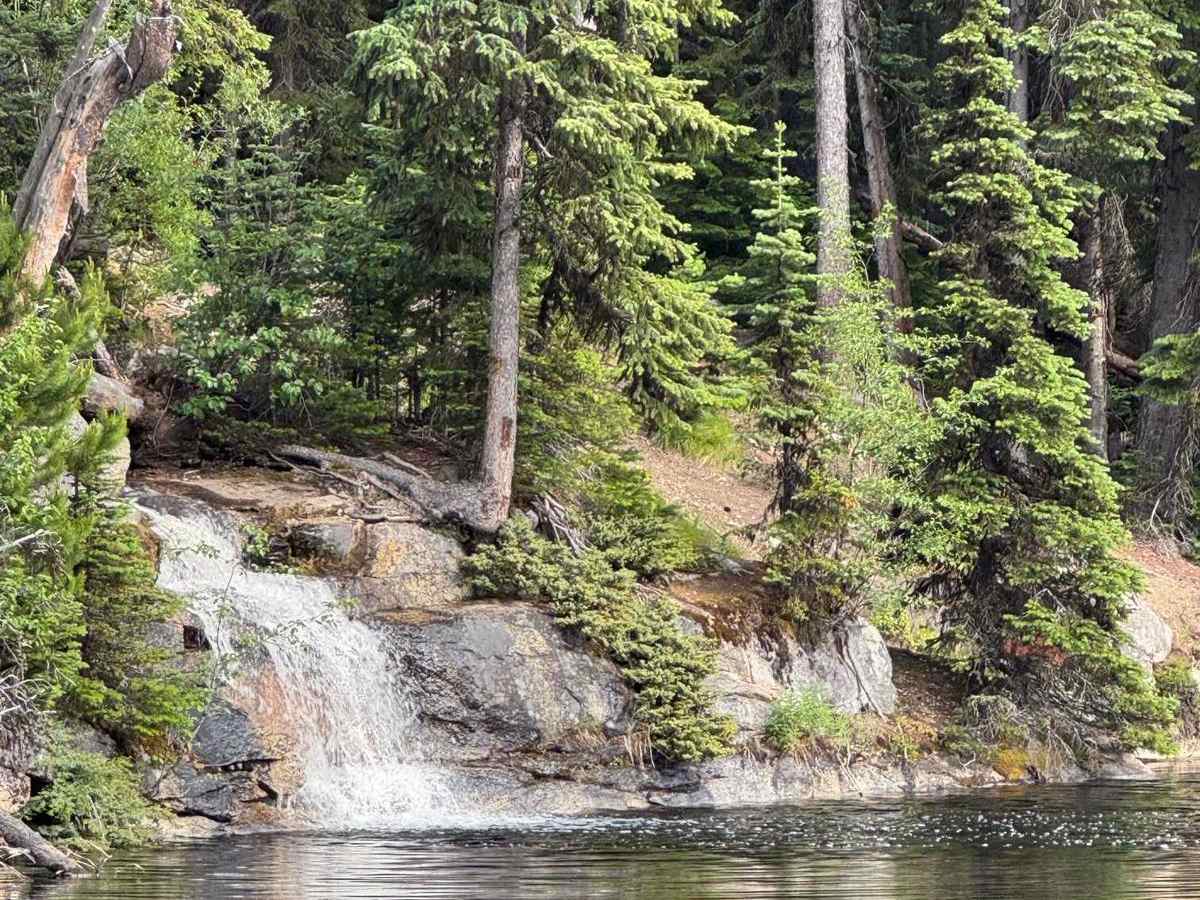 Elinor Lake Trail photo 5
