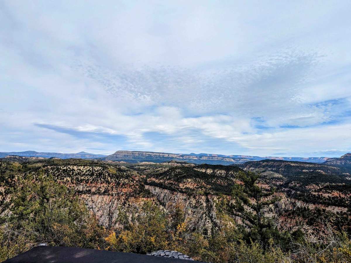 Sunset Point trail photo