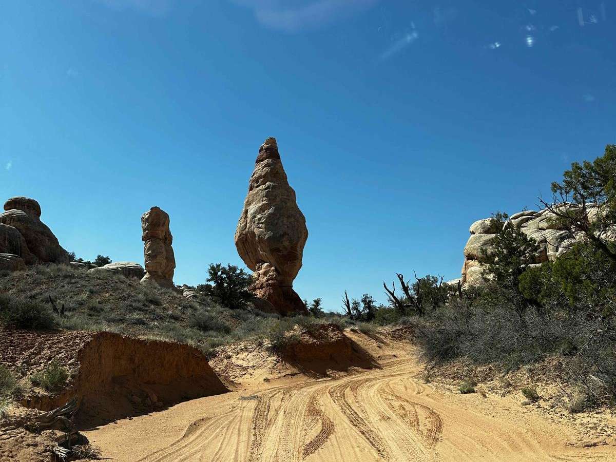 Bobby's Hole Road trail photo