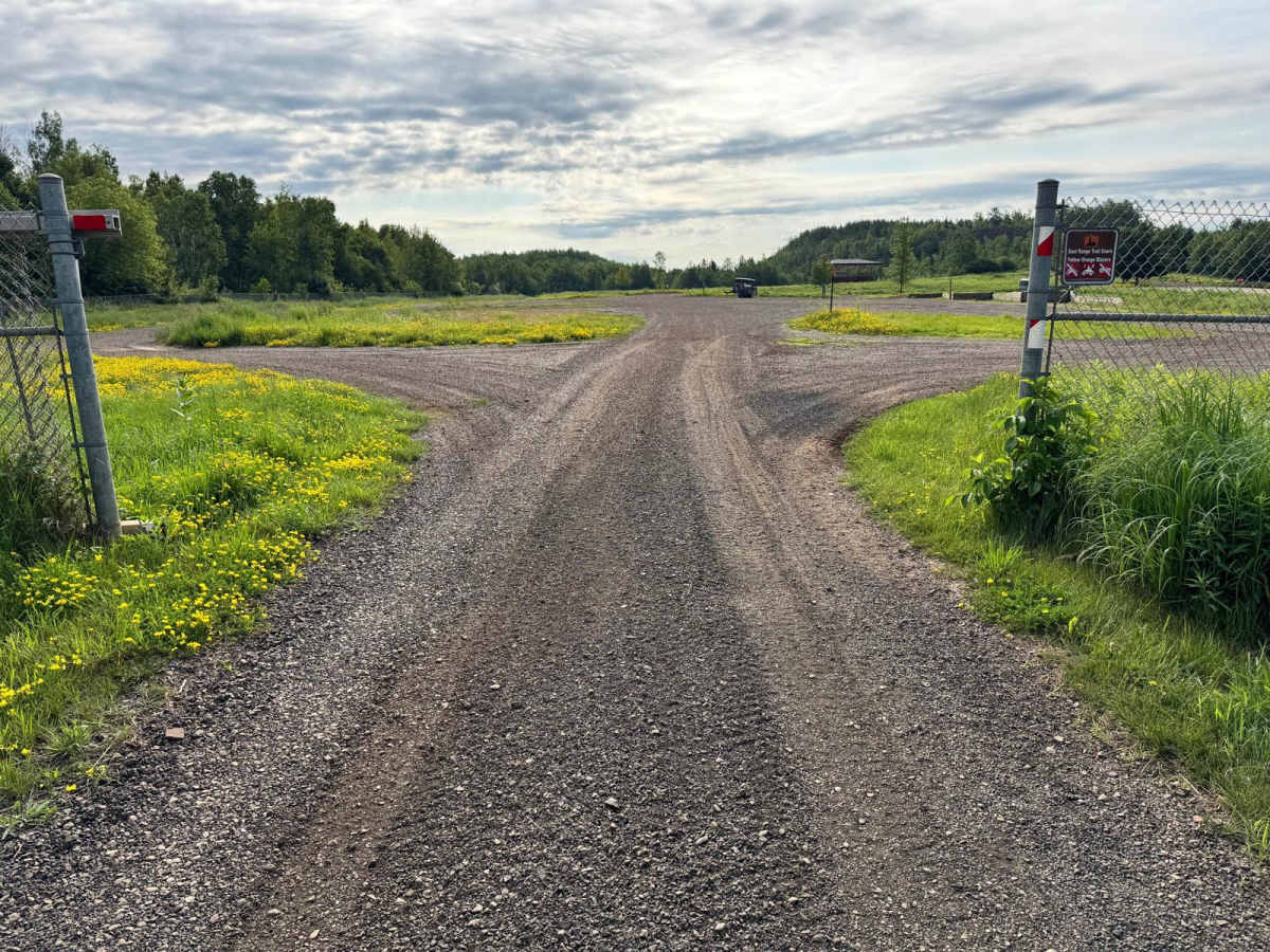 Parking & Wash Road trail photo