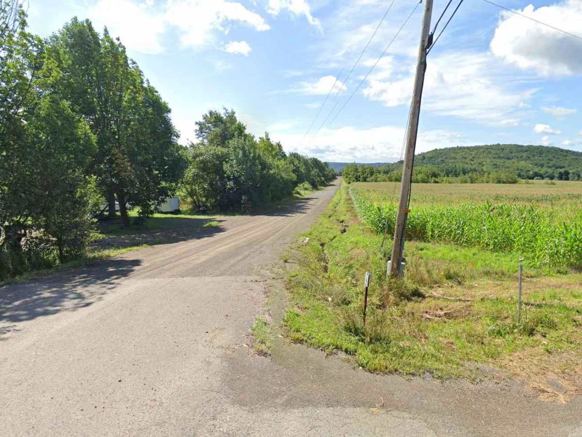 Chrisler Road photo 3