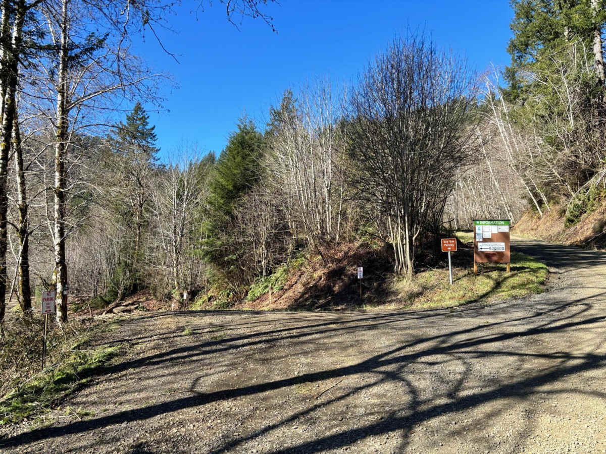 Muesial Creek Road trail photo