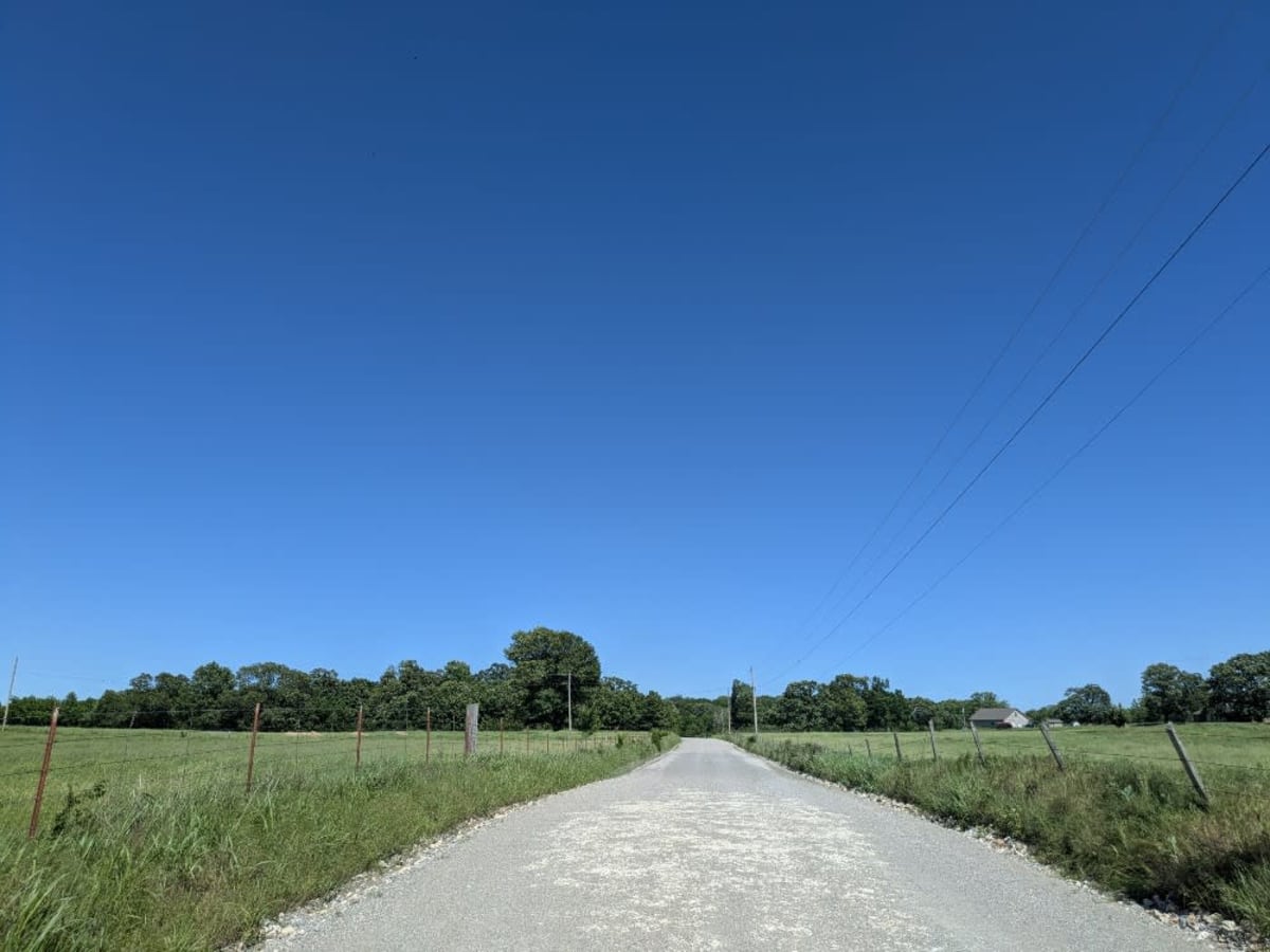 West 775 photo 2