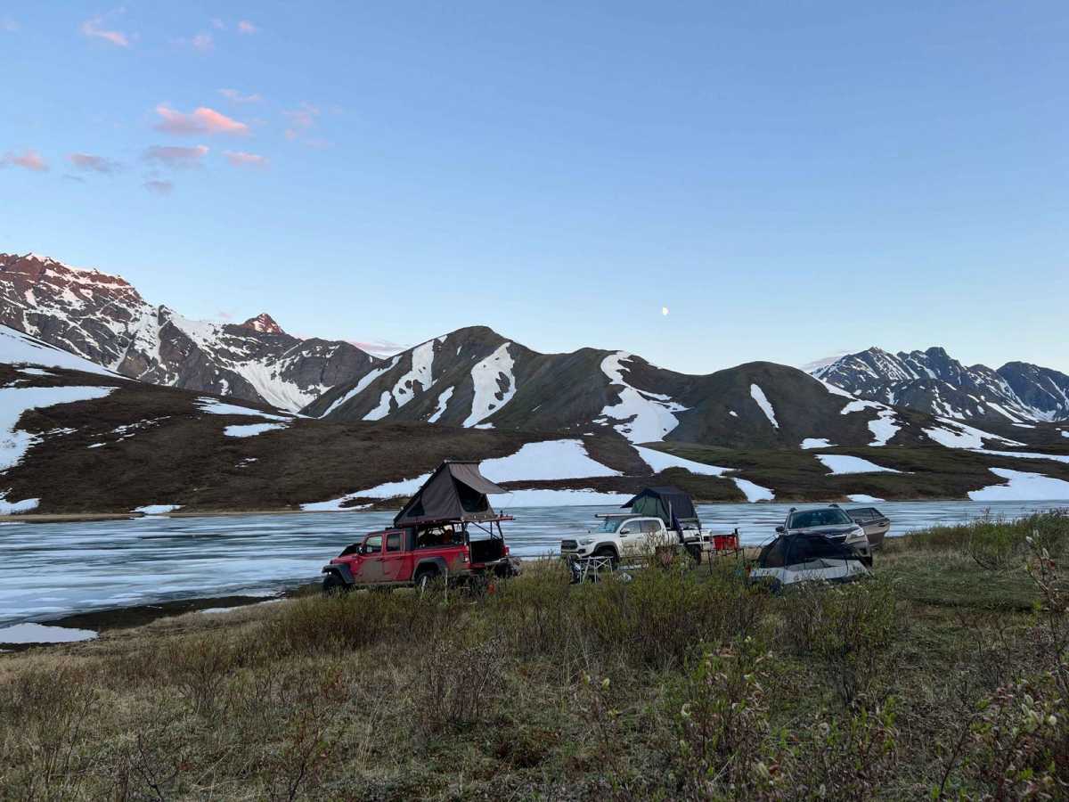 Roosevelt Lake trail photo