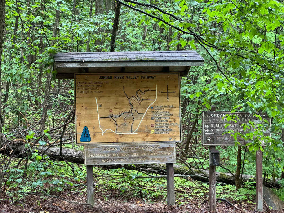 Deadman Hill Road trail photo