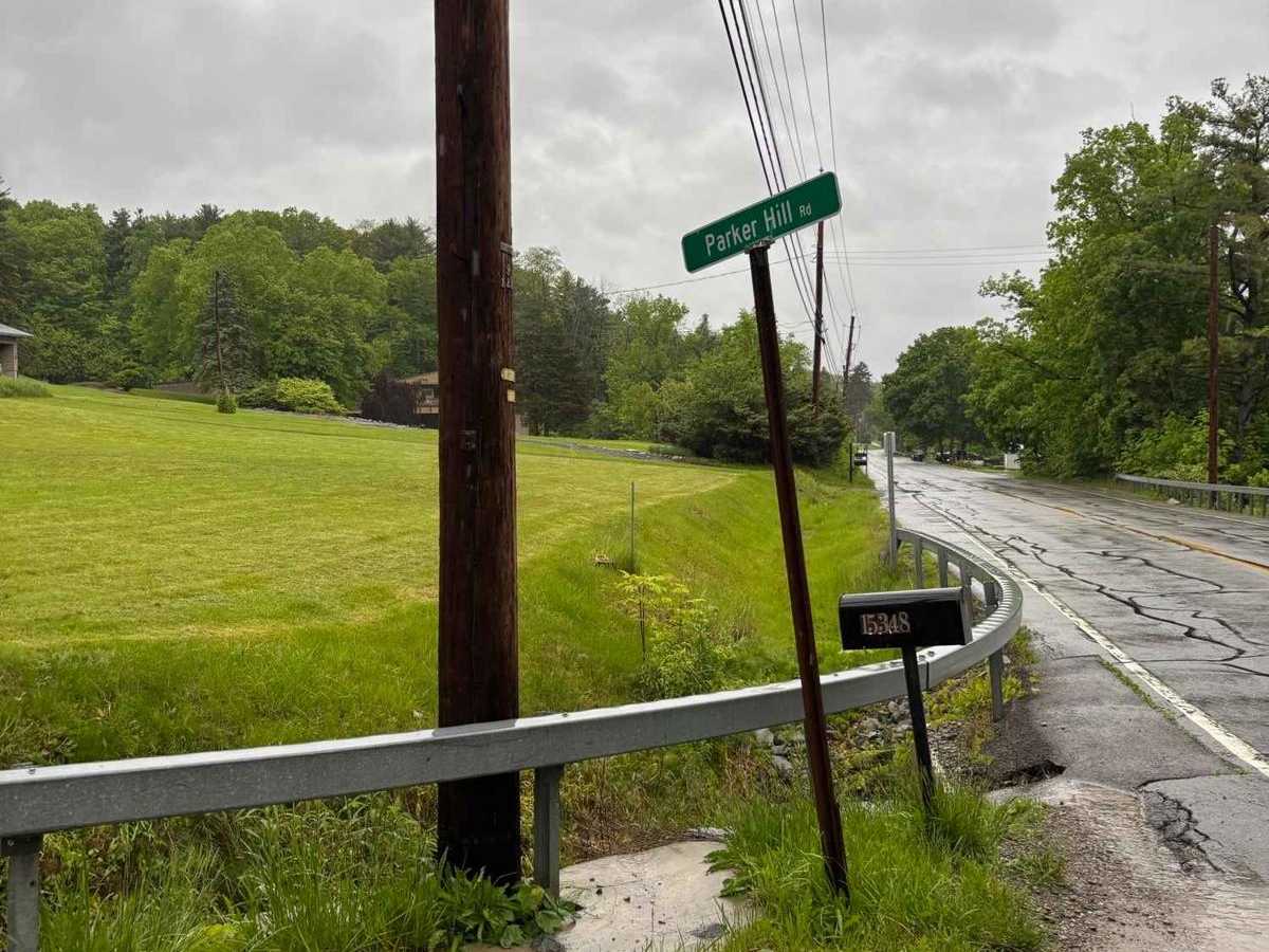 Parker Hill Road trail photo