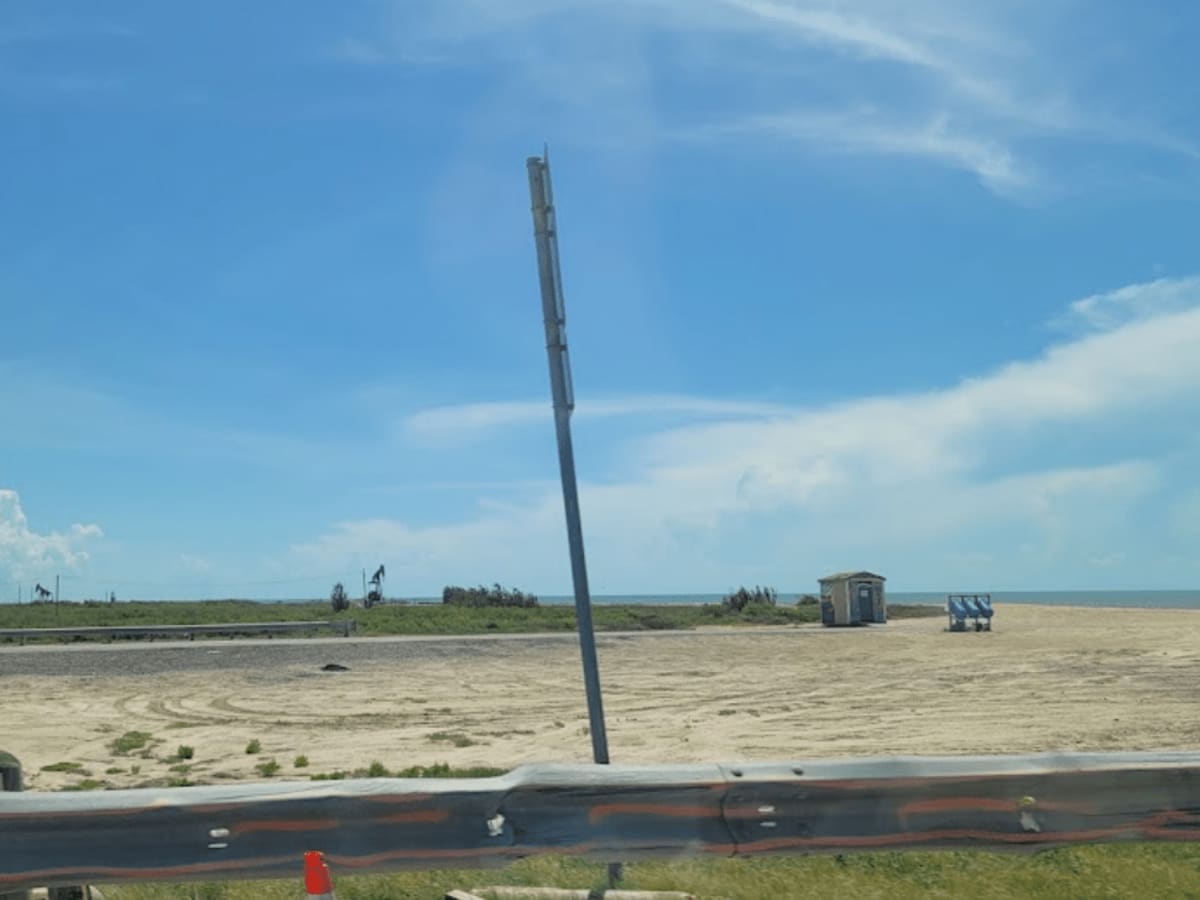 Lost Highway 87 photo 4