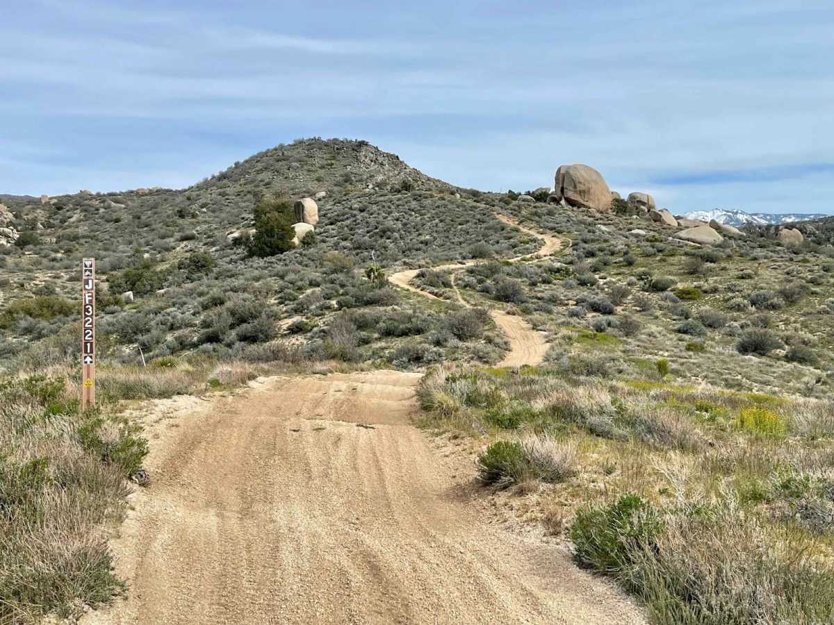 ST 3221 Moto trail photo