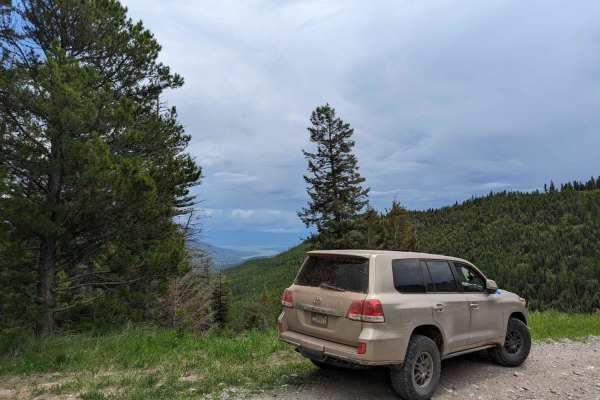 East Twin Creek Road 2117 (To Sheep Mountain hiking Trailhead)