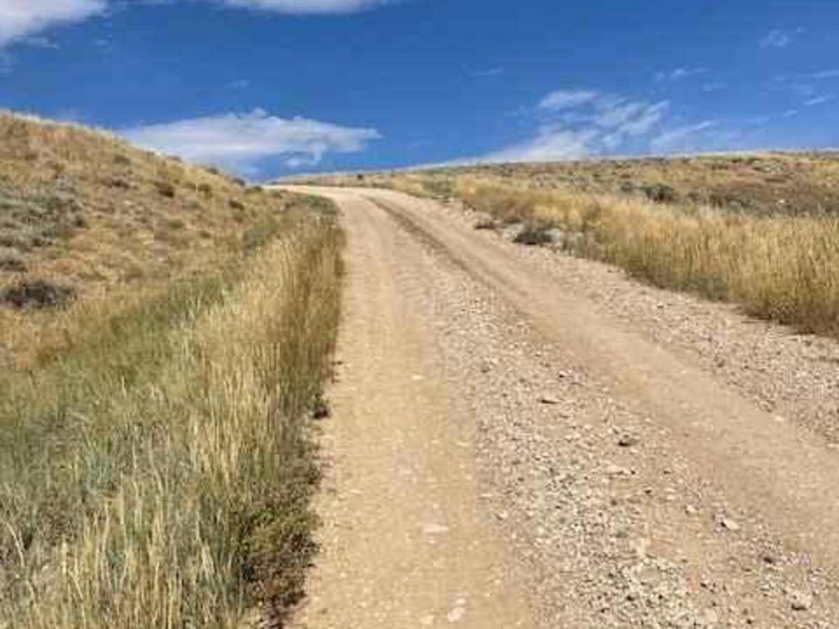 McCullough Peaks Road photo 6