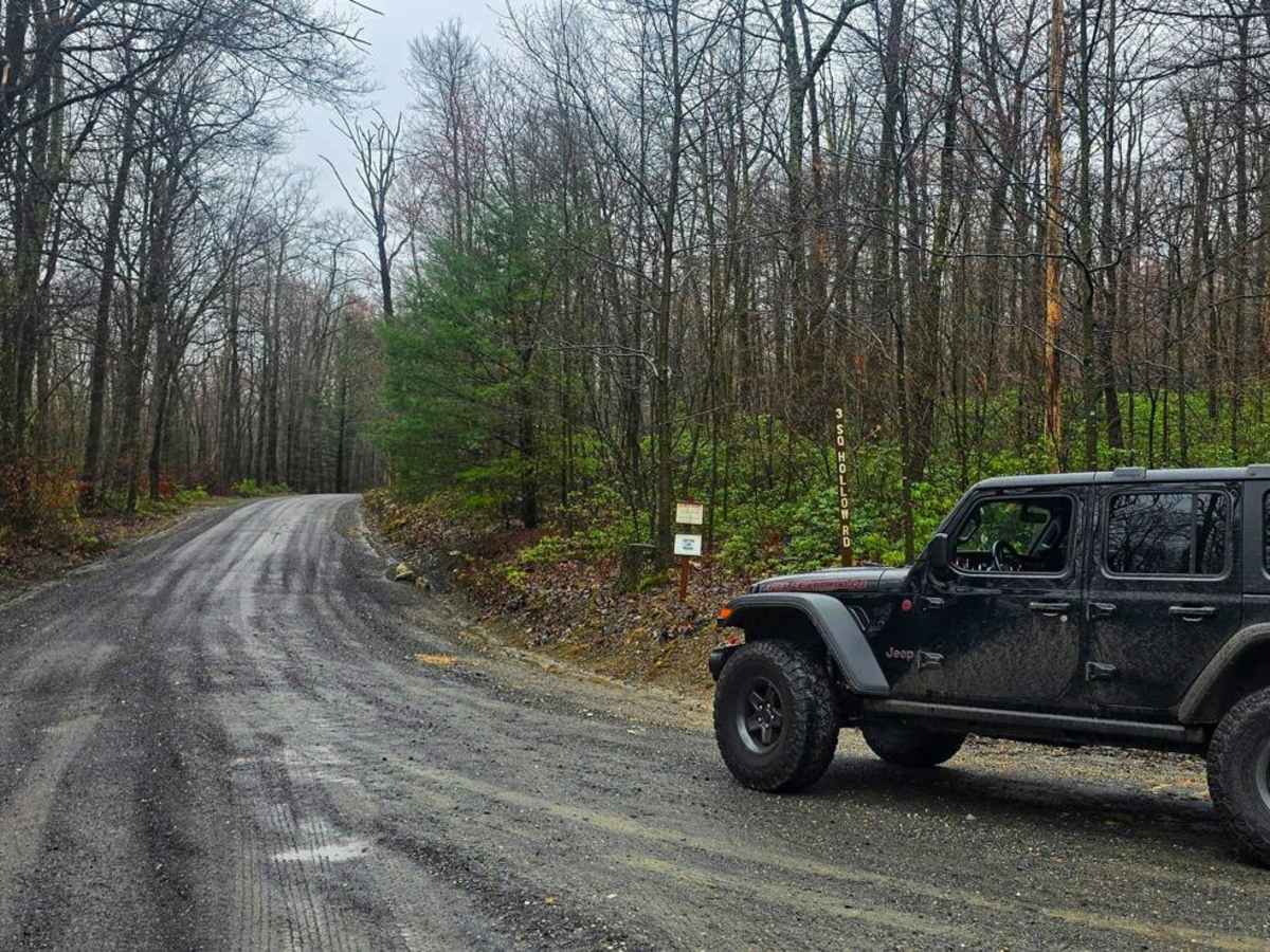 3 Square Hollow Road photo 2
