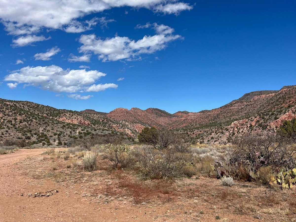 Sycamore Canyon Road trail photo