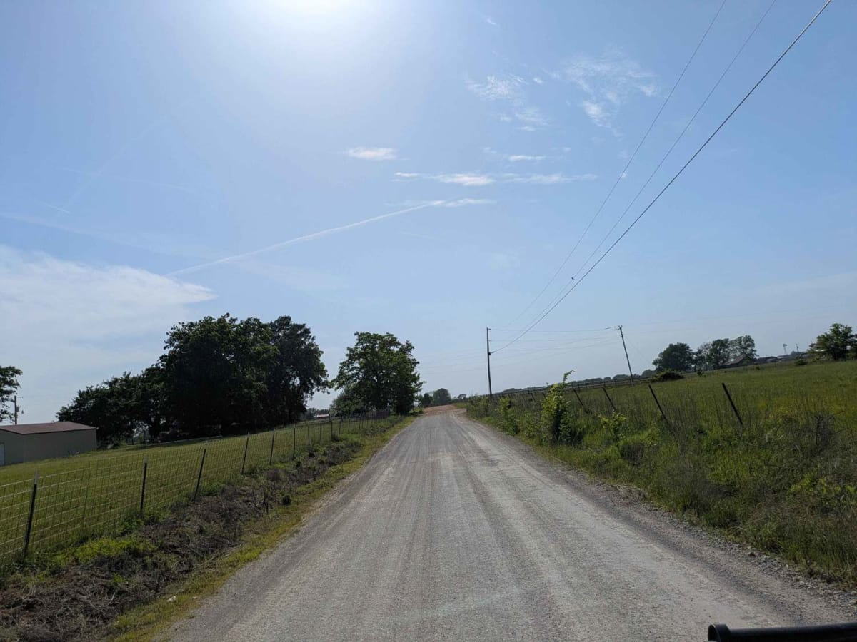 East 290 photo 2