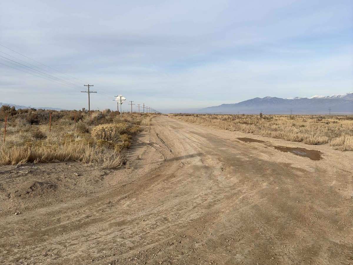 Railroad Access Road photo 4