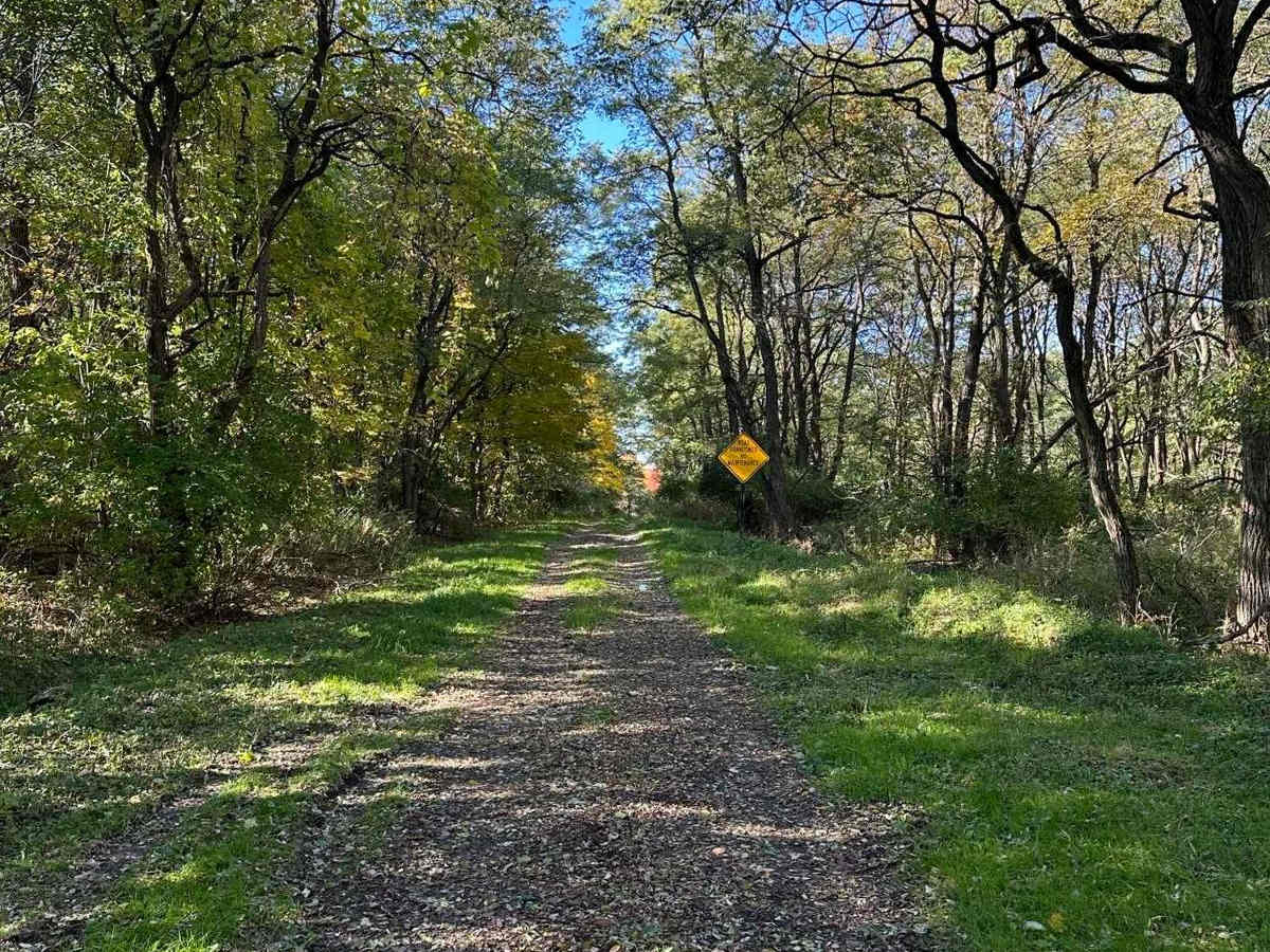 Wood Hill Road trail photo