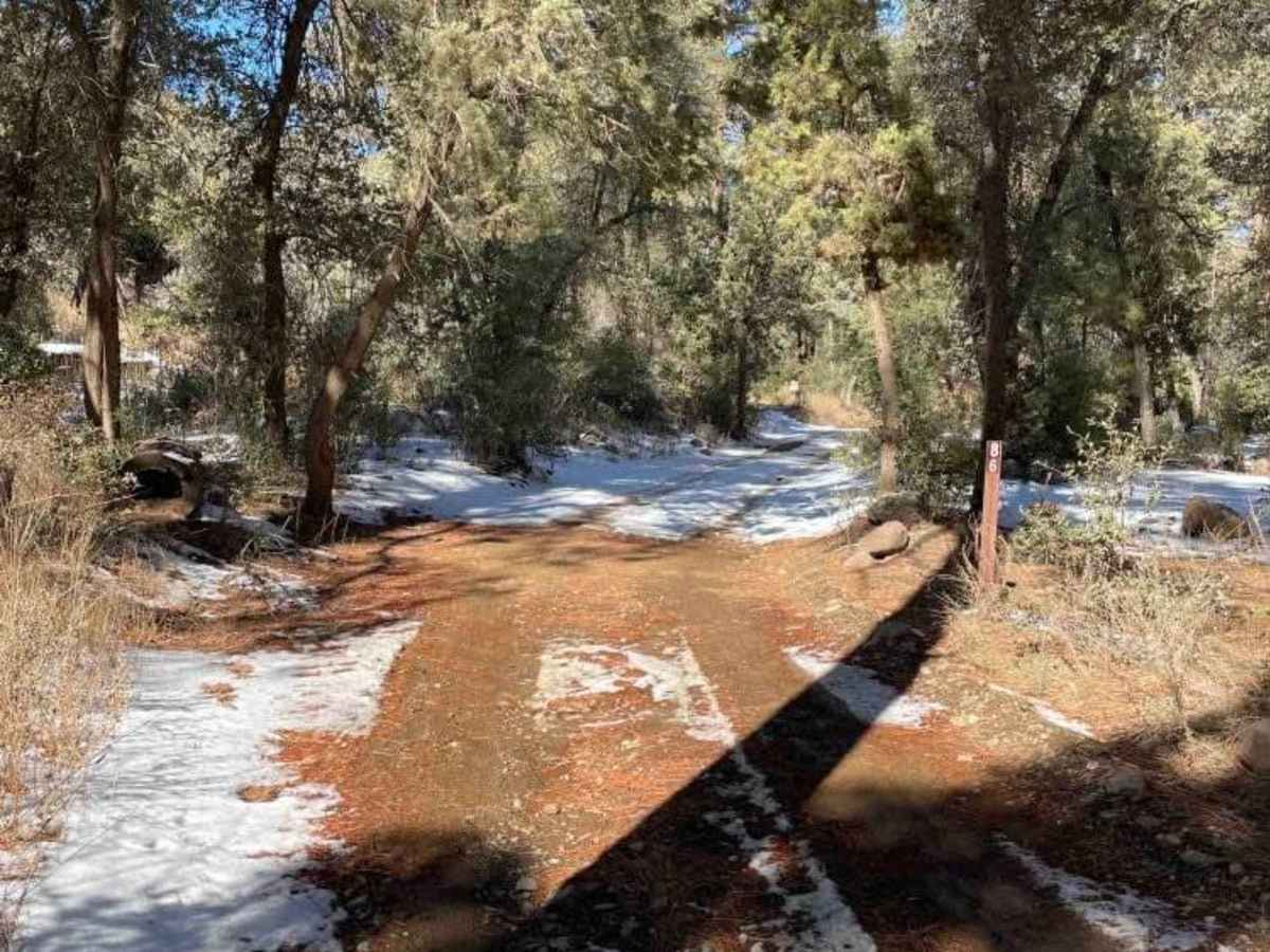 86 Road to Closed Gate photo 2