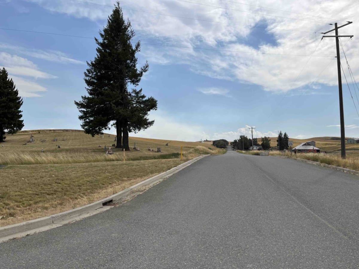 Rimrock Road trail photo