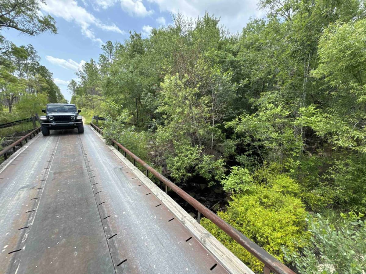 East River Road South photo 3
