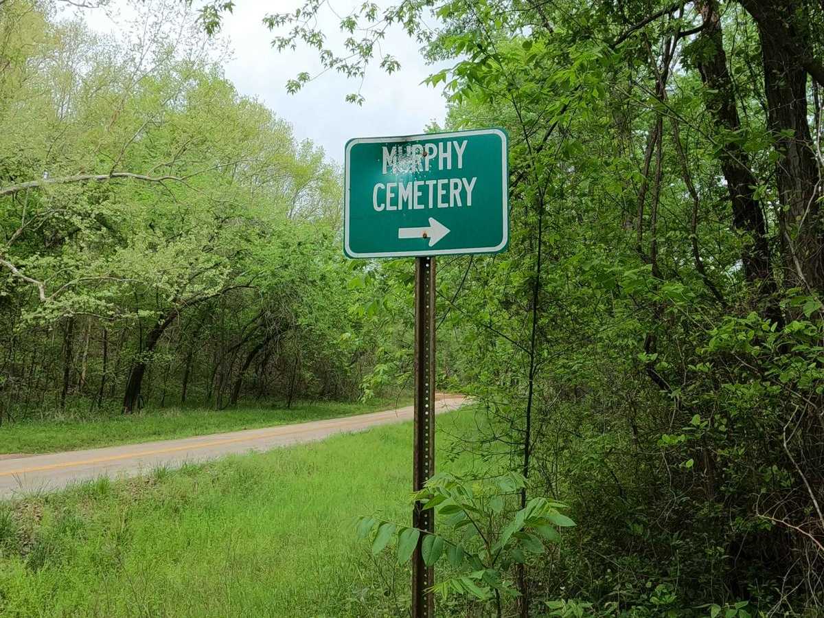 Murphy Cemetery Road photo 2