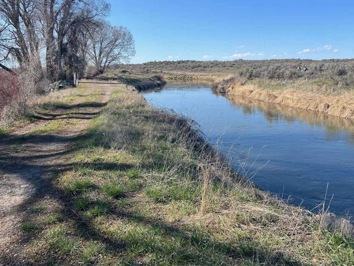 Market Canal Road photo 6