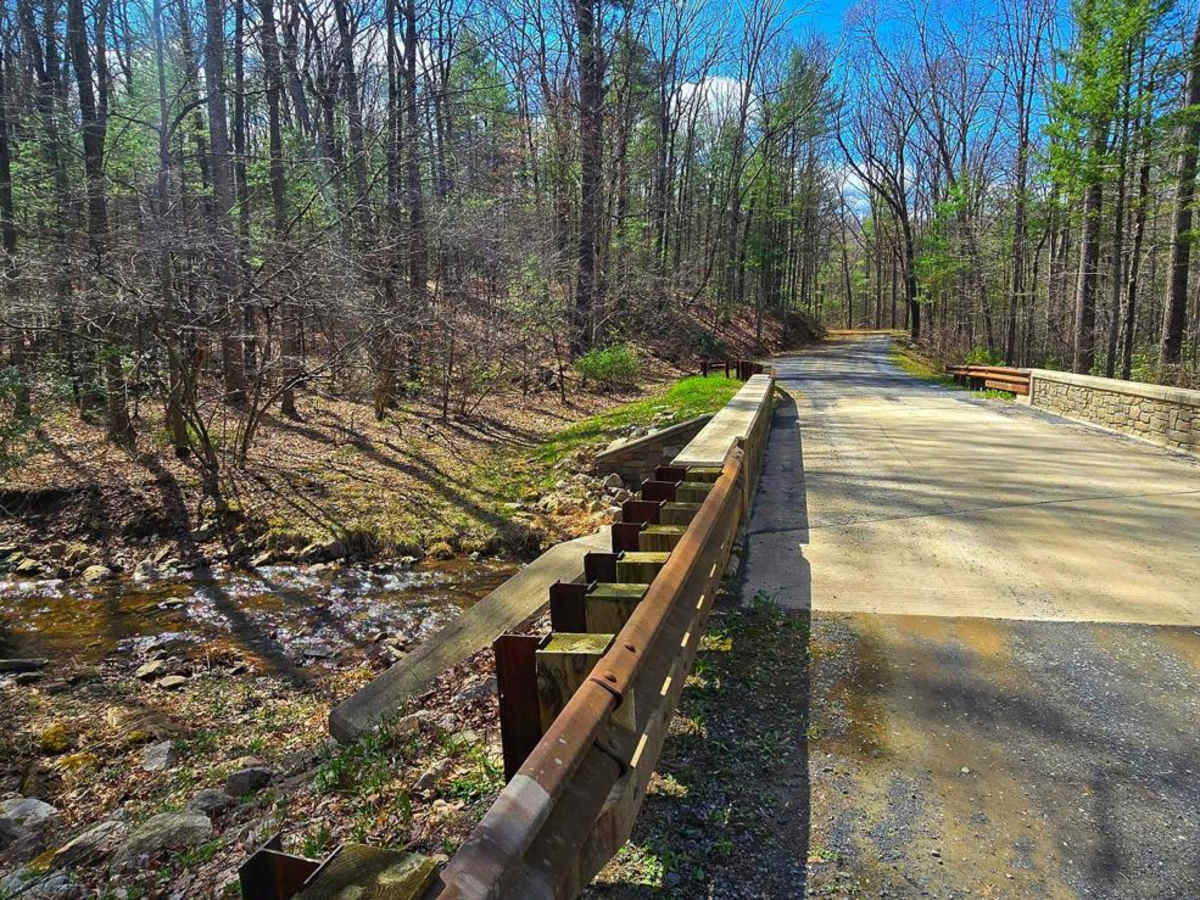 District Road photo 6