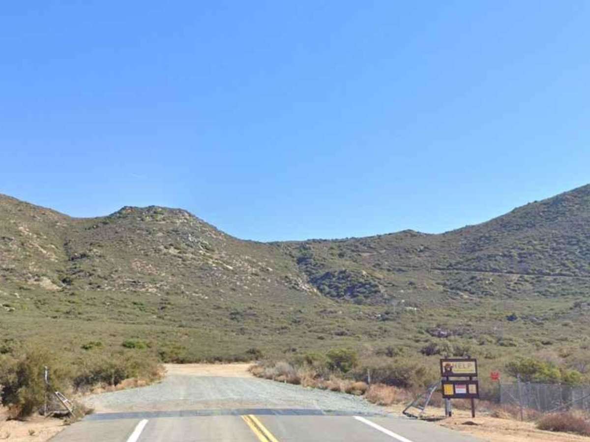 15S18 Sheephead Mountain Road photo 2