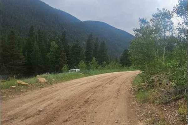 Hall Valley Road - Park County 60