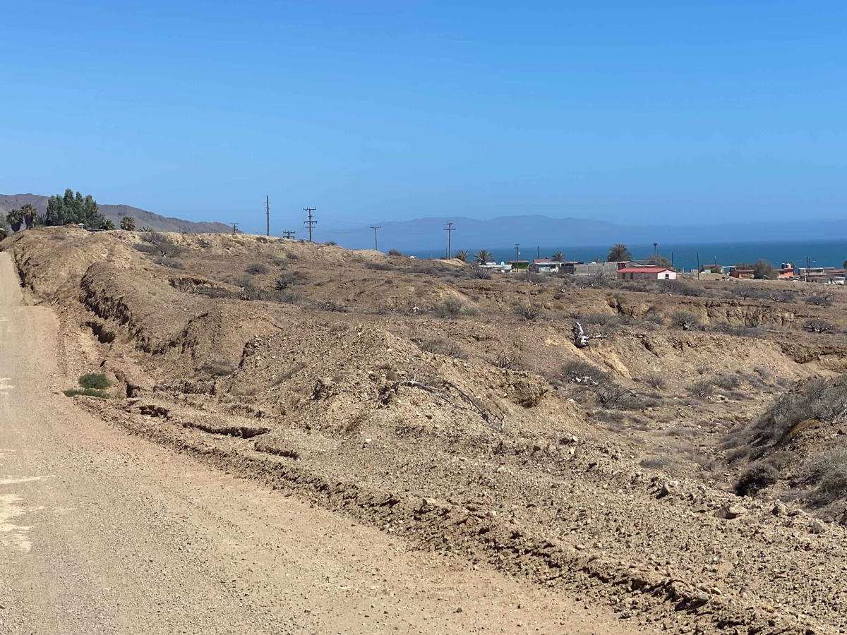 Puerto Nuevo trail photo