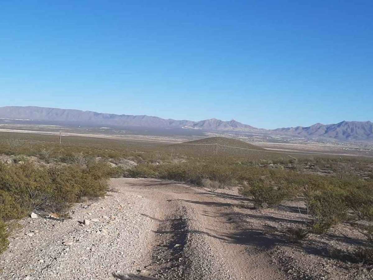 Nalgas Rock Overlook via Powerline Road photo 3