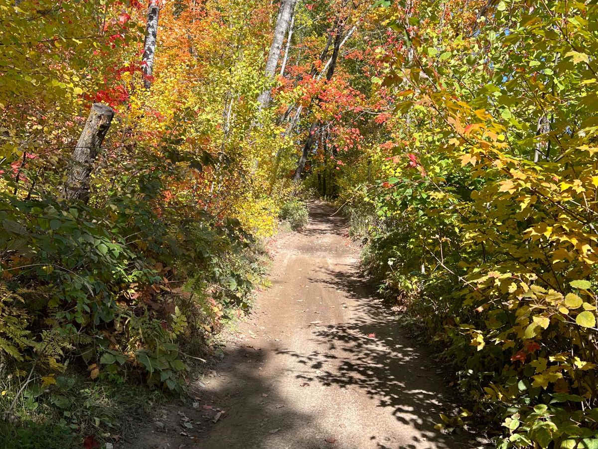 Round River Dr Cut Through photo 4