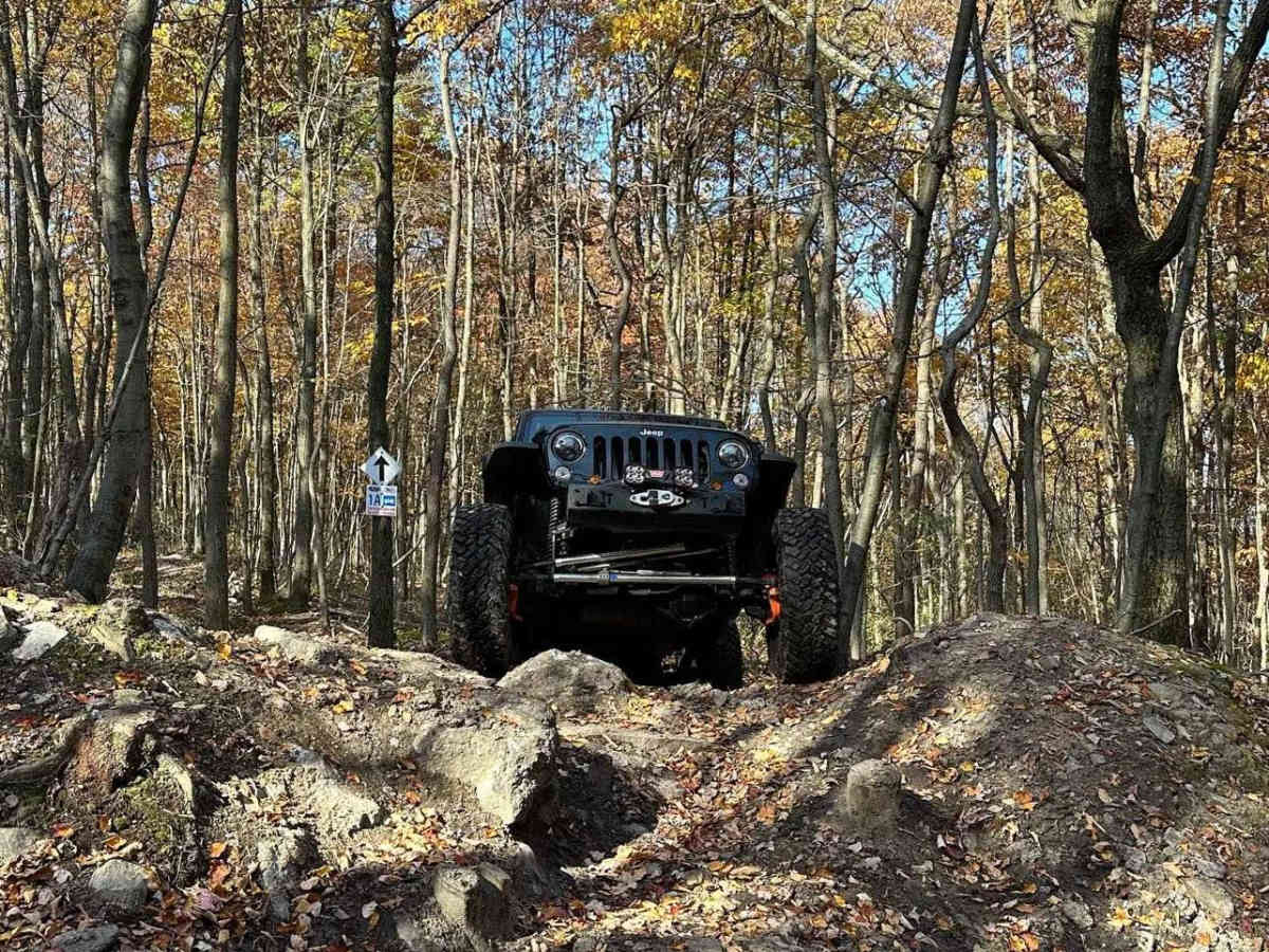 1 Blue trail photo
