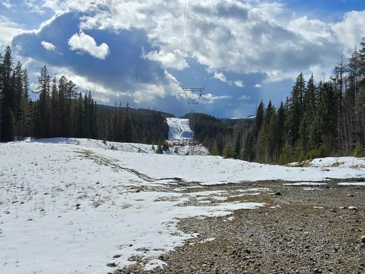 RR100 10-13 Access Road photo 4