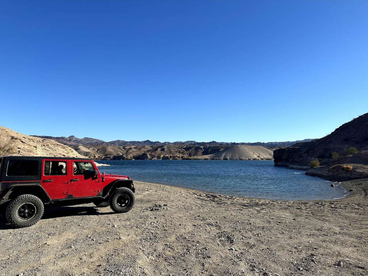 Eagle Wash Road to Placer Cove trail photo