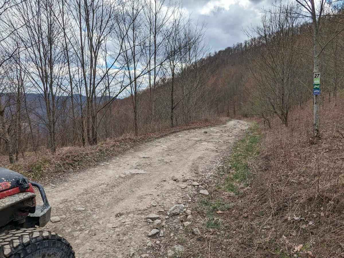 27 trail photo
