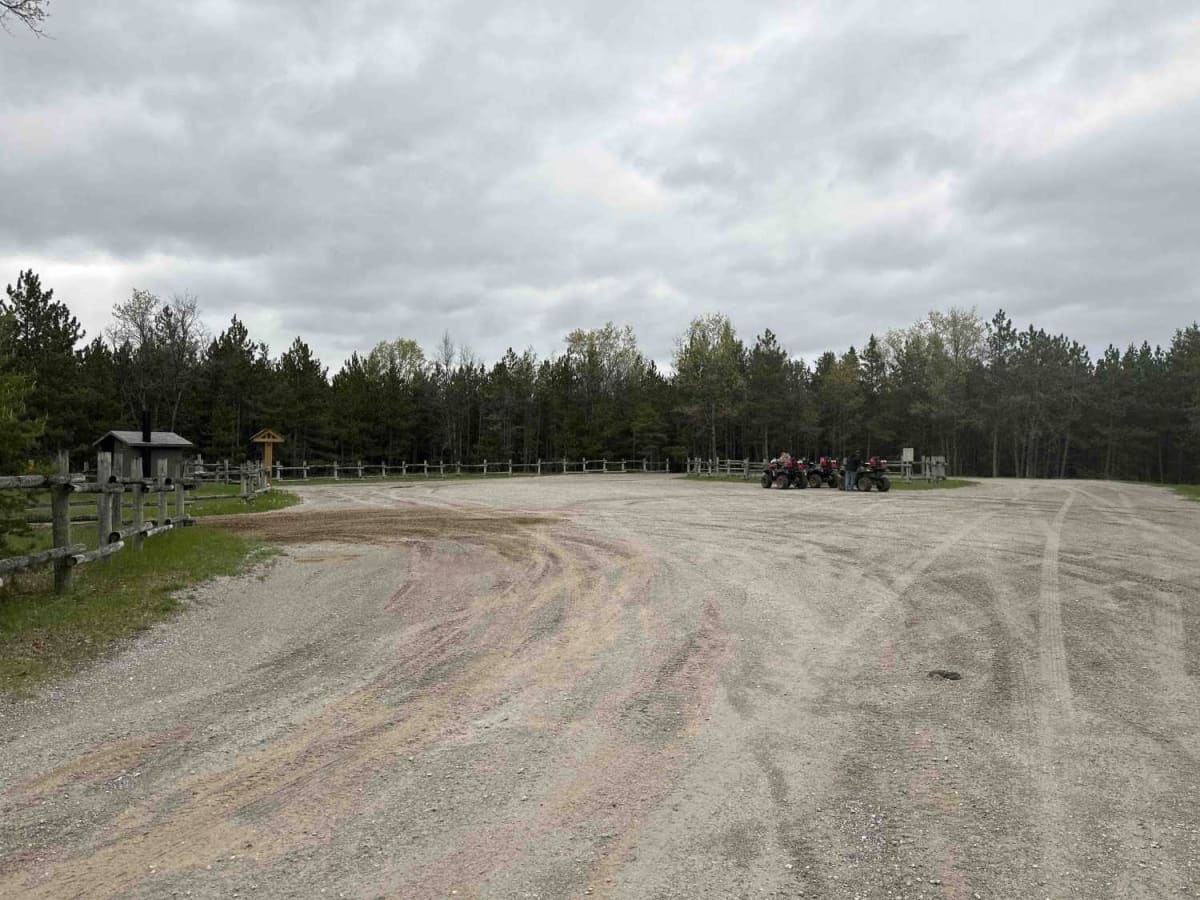 H9-4 Sand Lake photo 2