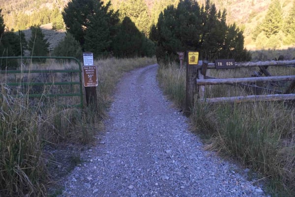 Pass Creek Lake Trail