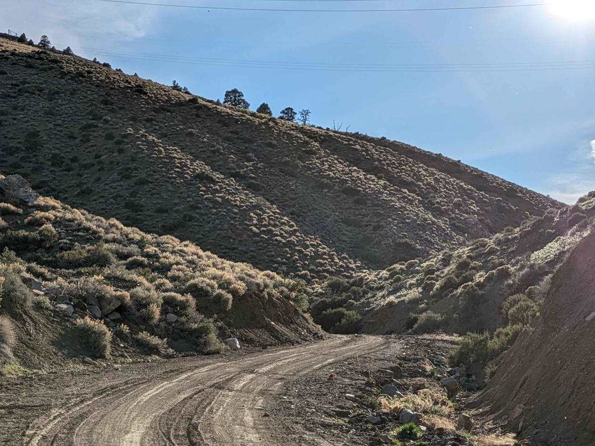 Chidago Canyon Road photo 3