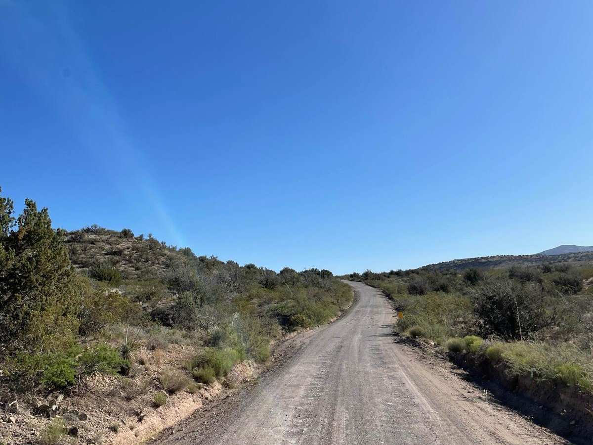 Wet Beaver Creek Road photo 3