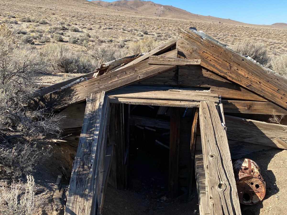 Nightingale Mine trail photo