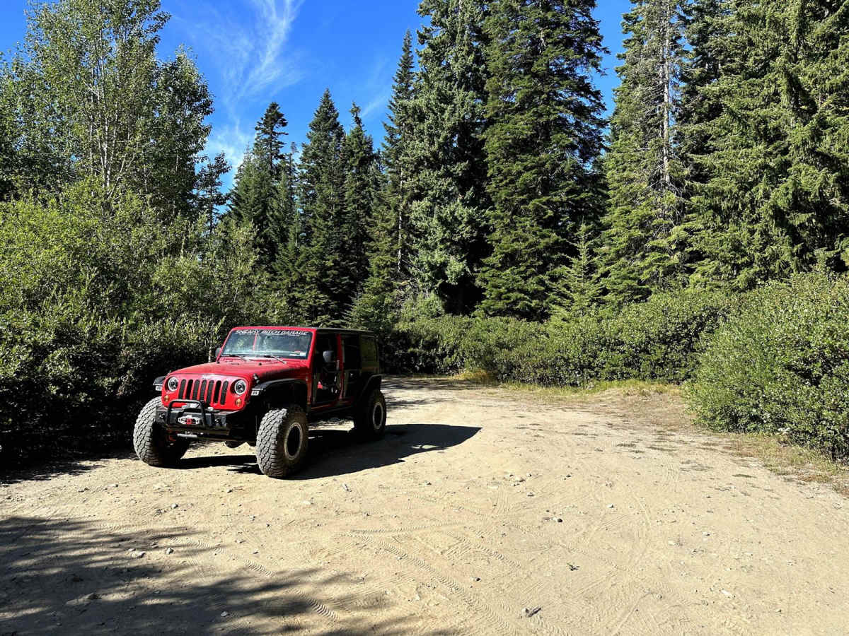 Round Mountain Trail trail photo