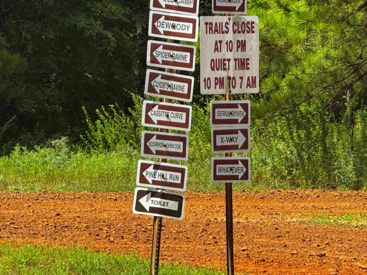 Southeast Main Road trail photo