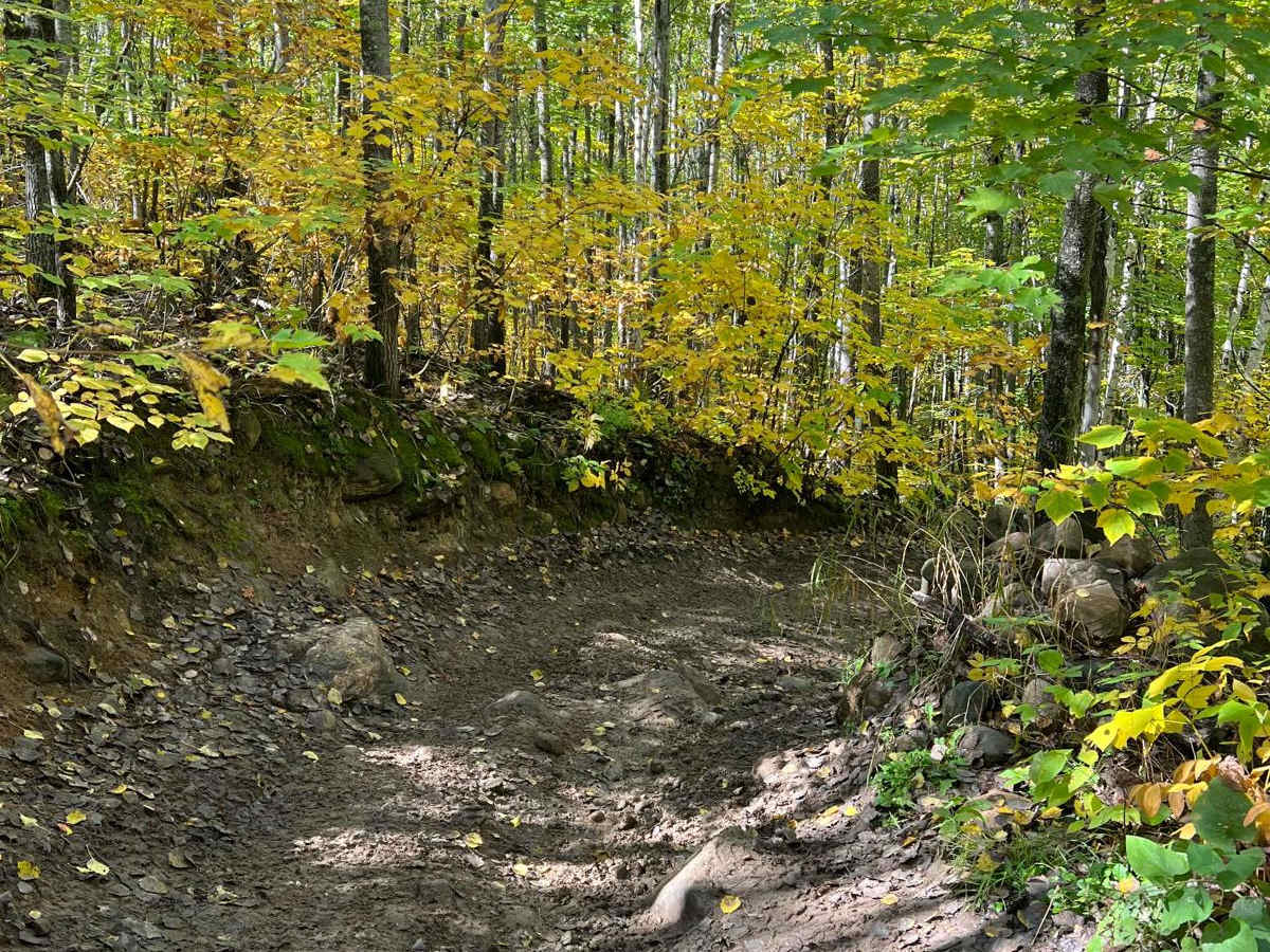 Round River Dr Cut Through photo 2