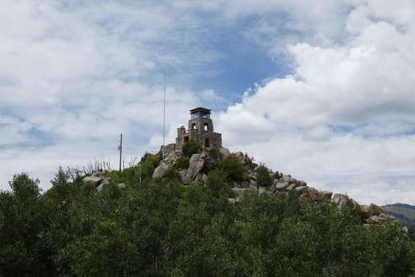 Monjeau Peak Lookout