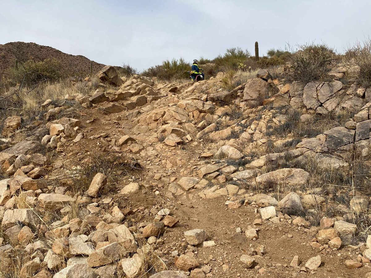 P5010 - Lost Hills trail photo