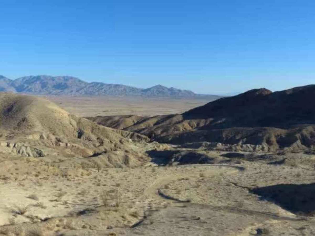 Blow Sand Canyon Road trail photo