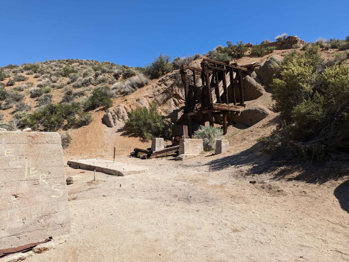 Warm Springs Canyon Road photo 3