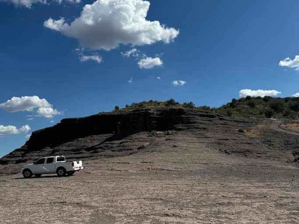 Cave Creek Road trail photo