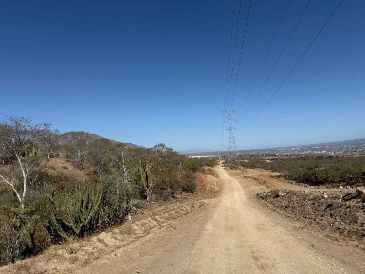 Carretera de la Linea Electrica de San Jose trail photo