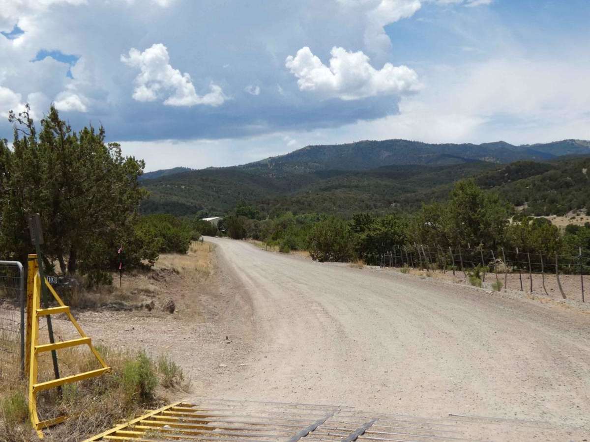 Nogal Canyon FSR-400 trail photo